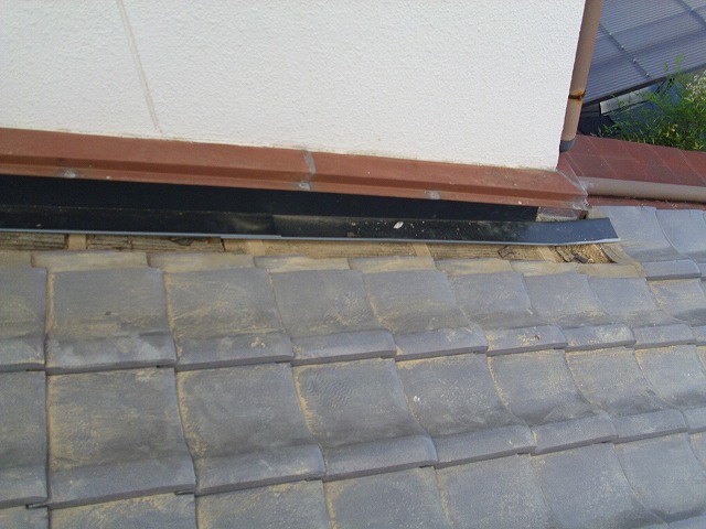 板金で漆喰の上からカバー